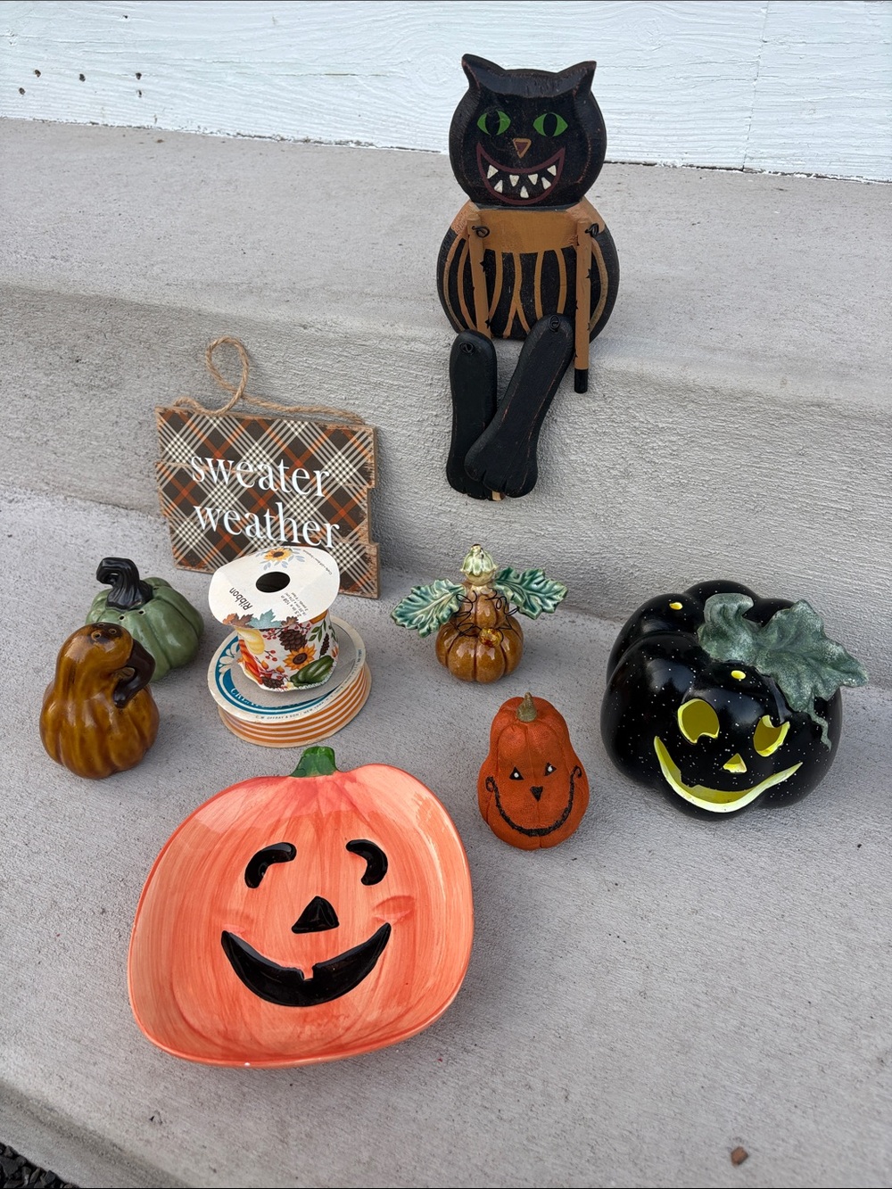 Primitive Halloween set - Wooden Cat Shelf Sitter & Pumpkin Plate etc